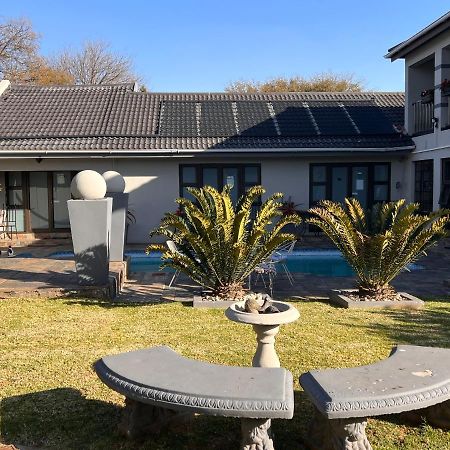 2 Op Terblanche Guesthouse Боксбург Екстериор снимка