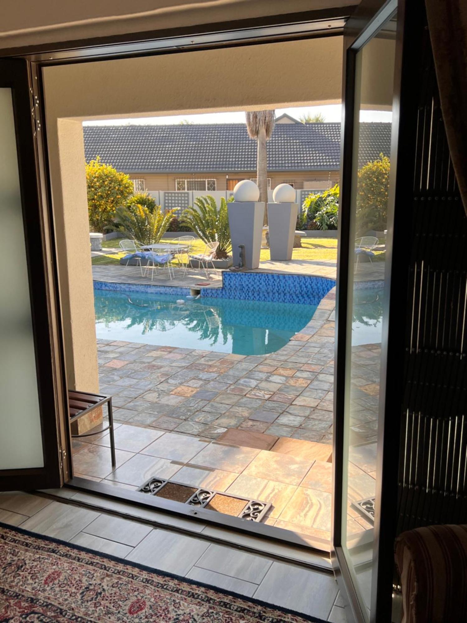 2 Op Terblanche Guesthouse Боксбург Екстериор снимка