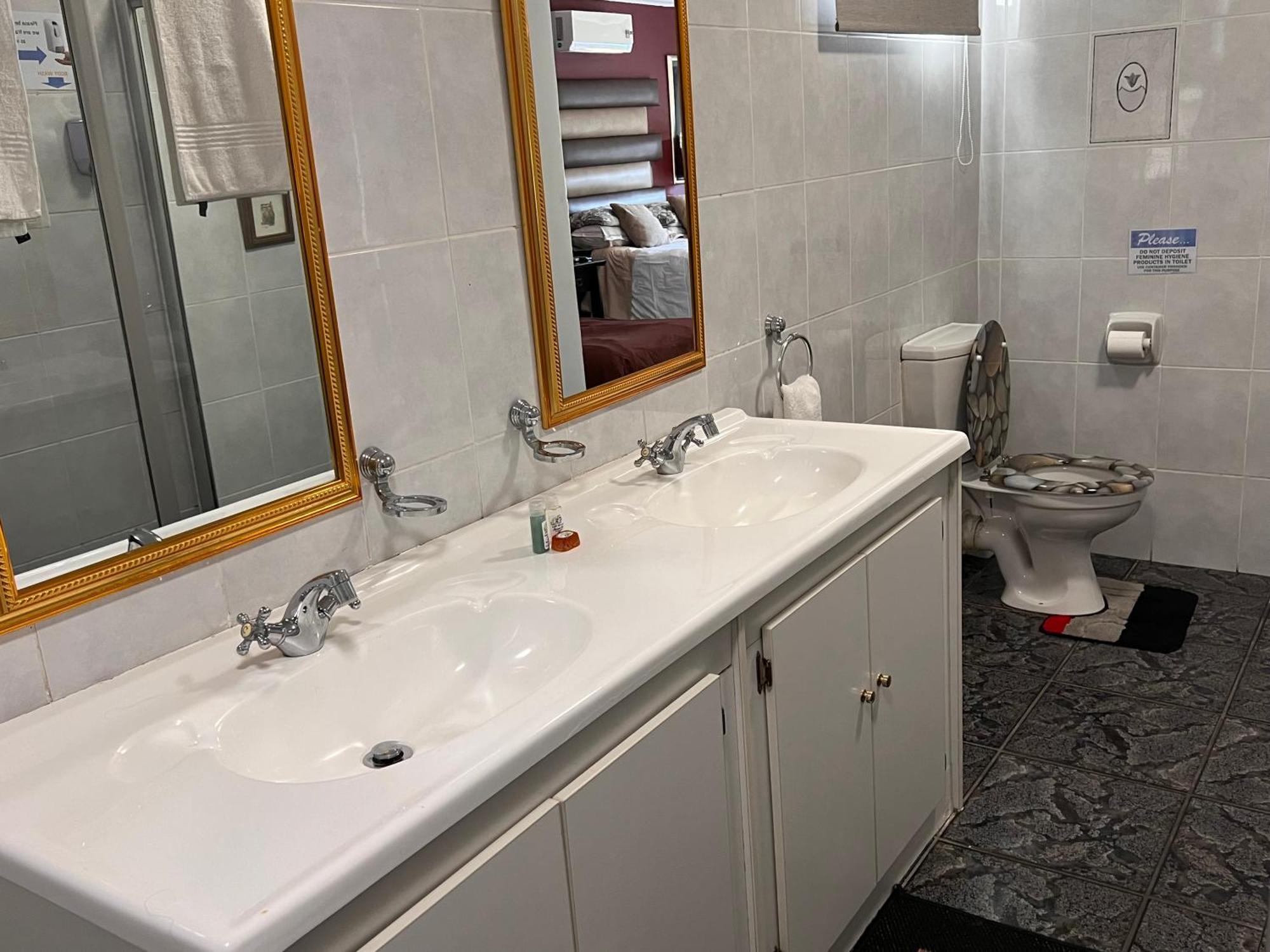 2 Op Terblanche Guesthouse Боксбург Екстериор снимка