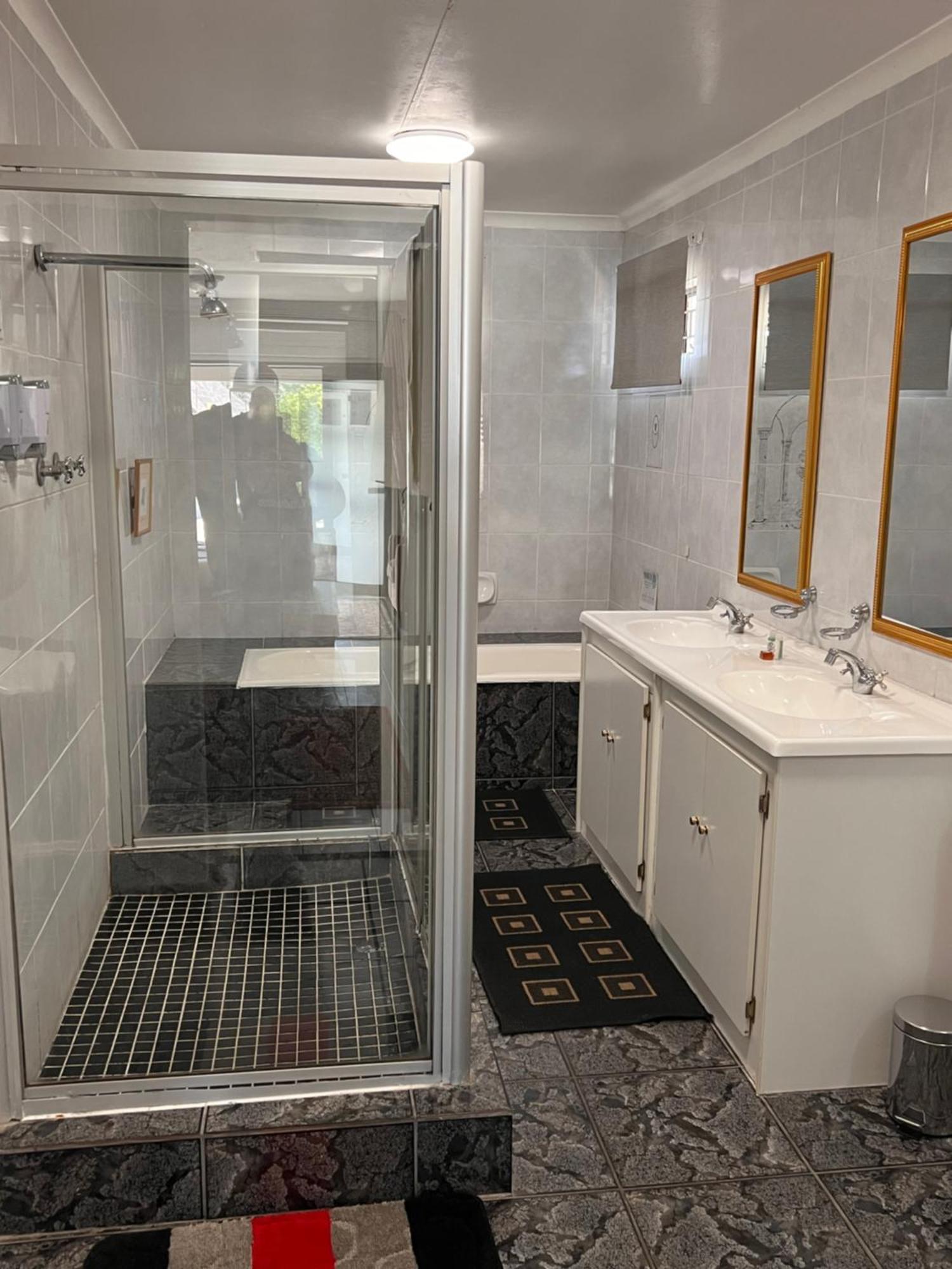2 Op Terblanche Guesthouse Боксбург Екстериор снимка