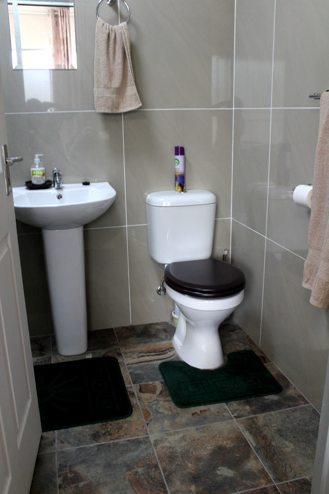 2 Op Terblanche Guesthouse Боксбург Екстериор снимка
